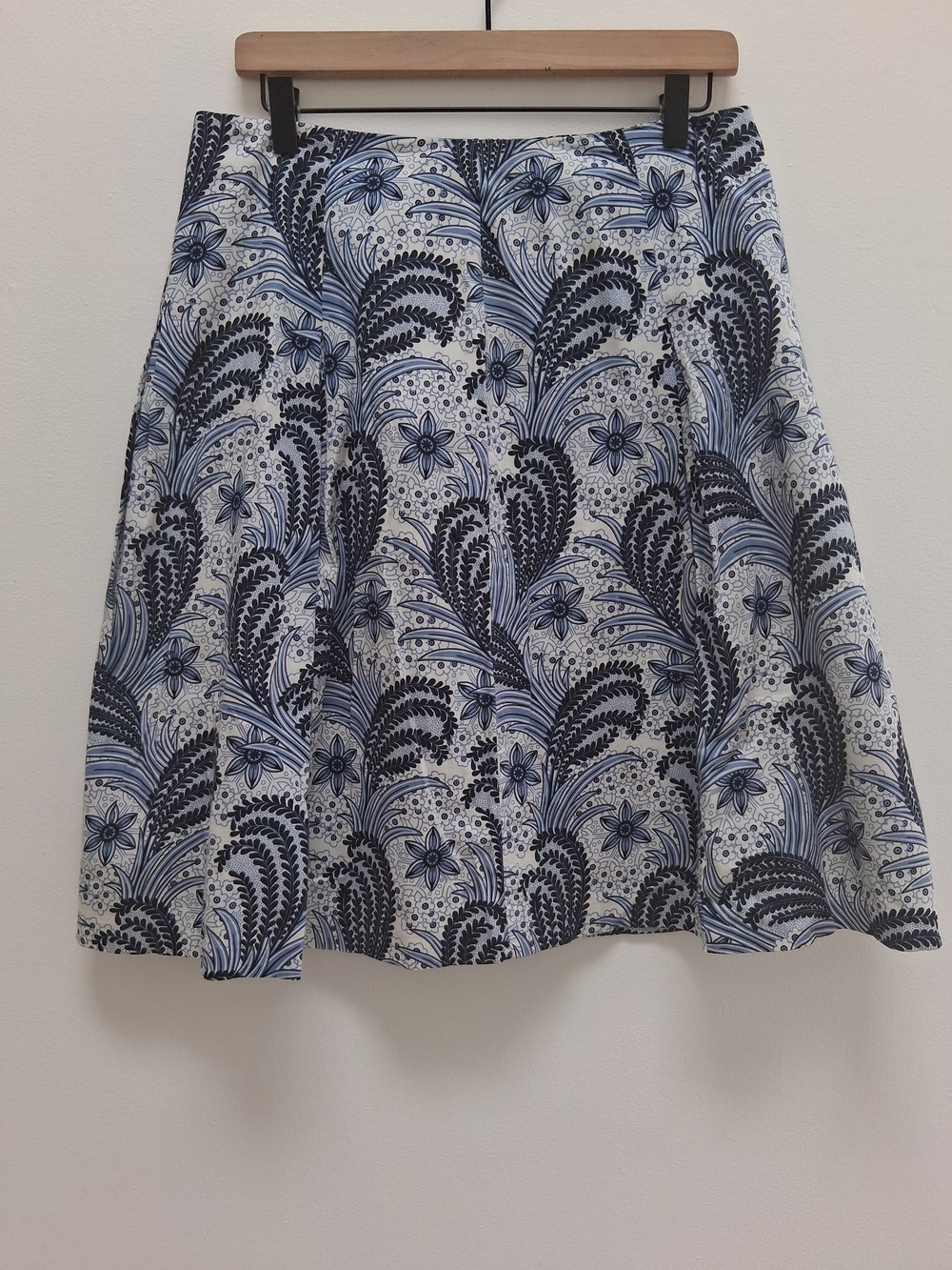 Talbots Navy and White Floral Paisley Skater Skirt 10P